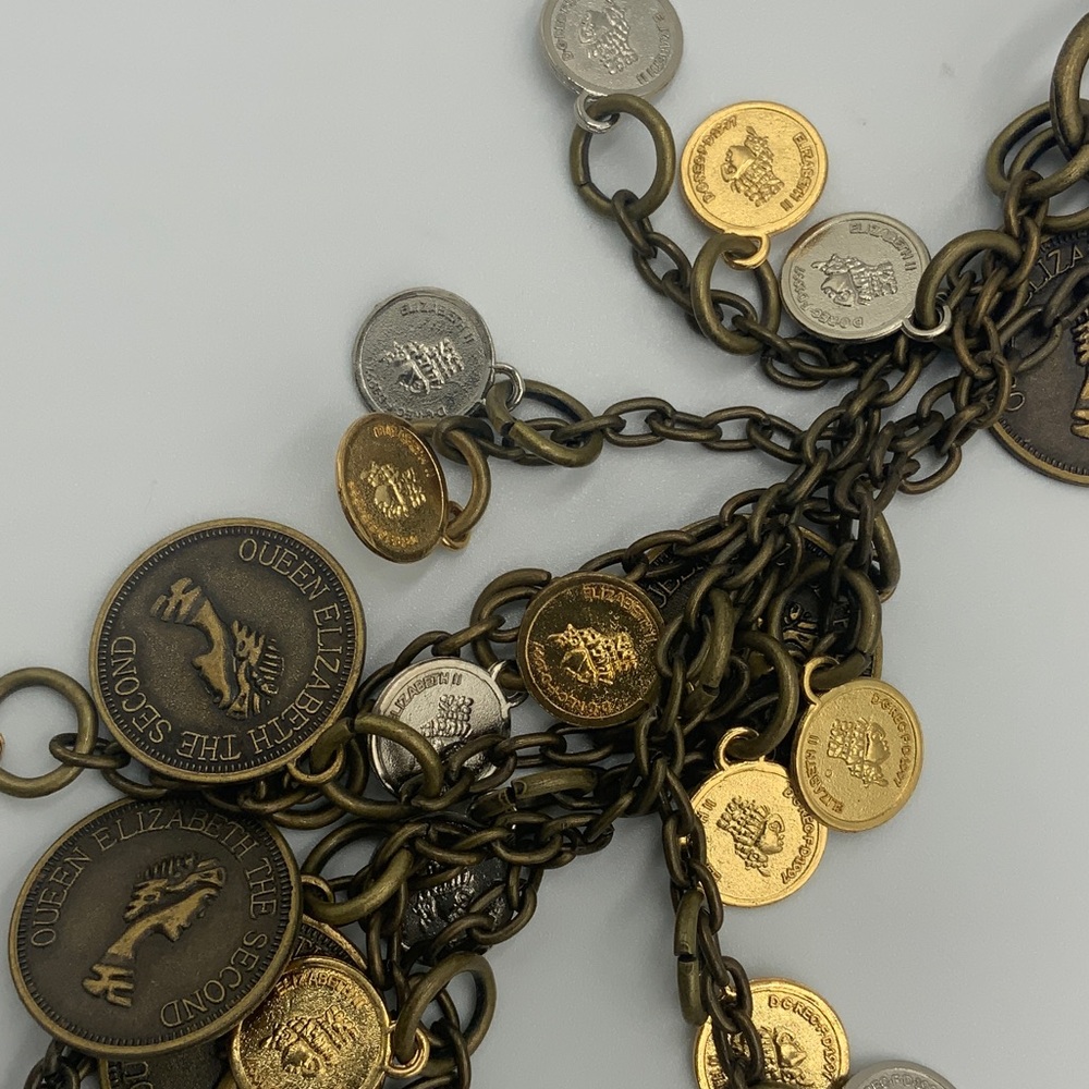 Vintage Queen Elizabeth The Second Bronze  Coin Charm Keychain Purse Charm - Picture 4 of 6